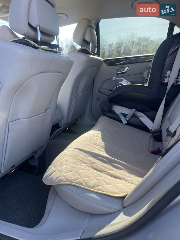 Седан Mercedes-Benz E-Class 2011 в Запорожье