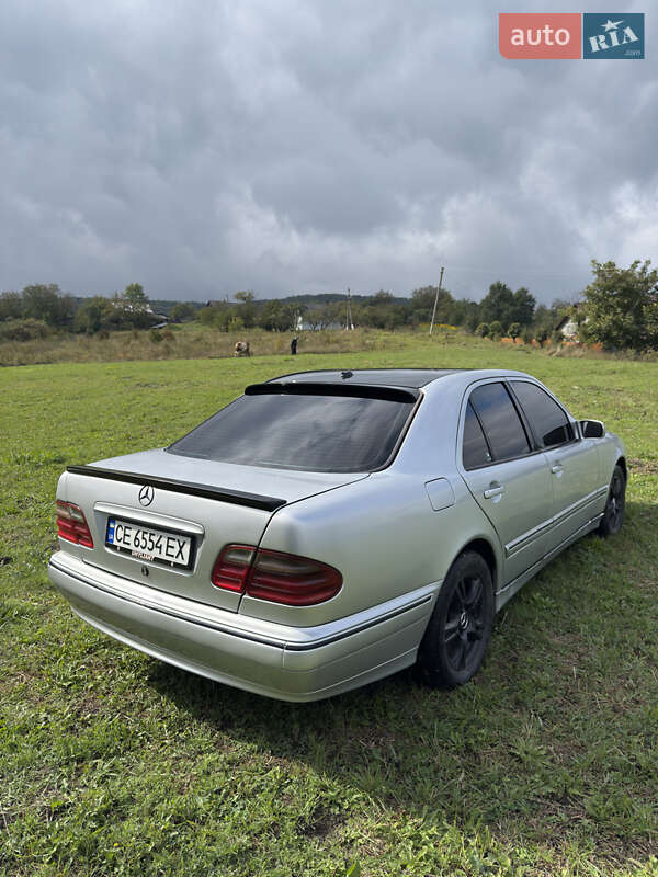Седан Mercedes-Benz E-Class 2000 в Сторожинце