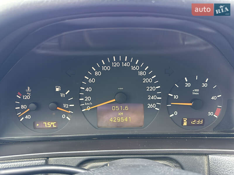 Седан Mercedes-Benz E-Class 2000 в Сторожинце