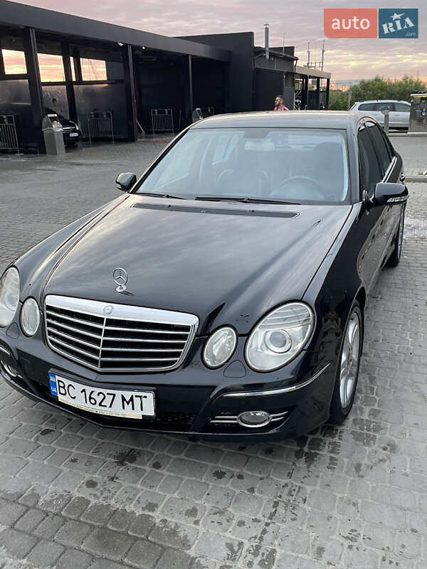 Седан Mercedes-Benz E-Class 2008 в Львові