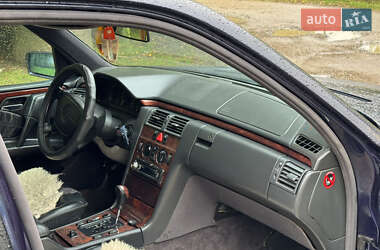 Седан Mercedes-Benz E-Class 1998 в 