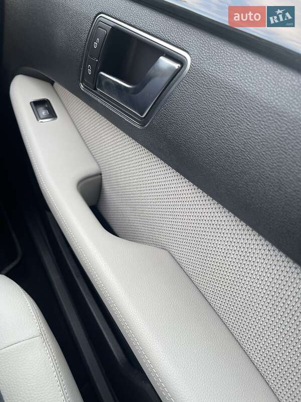 Універсал Mercedes-Benz E-Class 2011 в Дрогобичі