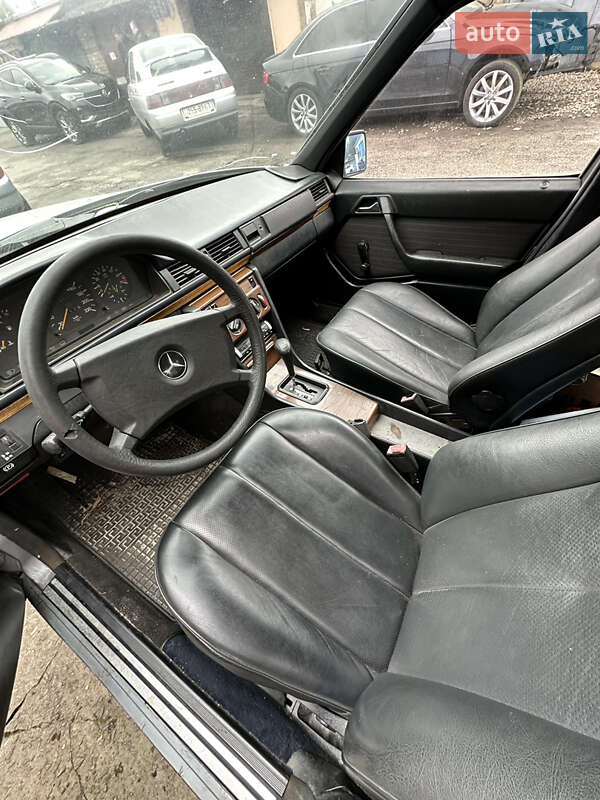 Седан Mercedes-Benz E-Class 1985 в Києві