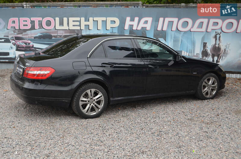 Седан Mercedes-Benz E-Class 2011 в Киеве