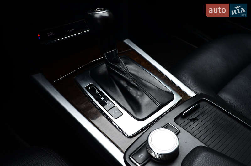 Седан Mercedes-Benz E-Class 2011 в Киеве