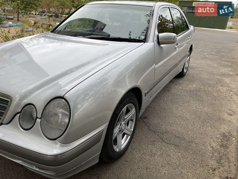 Седан Mercedes-Benz E-Class 2000 в Белгороде-Днестровском