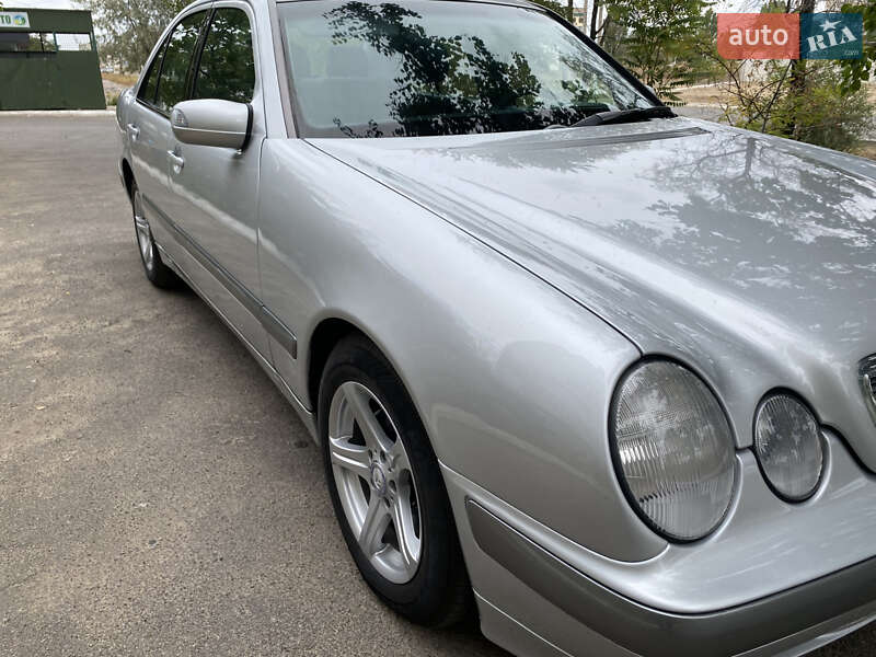 Седан Mercedes-Benz E-Class 2000 в Белгороде-Днестровском