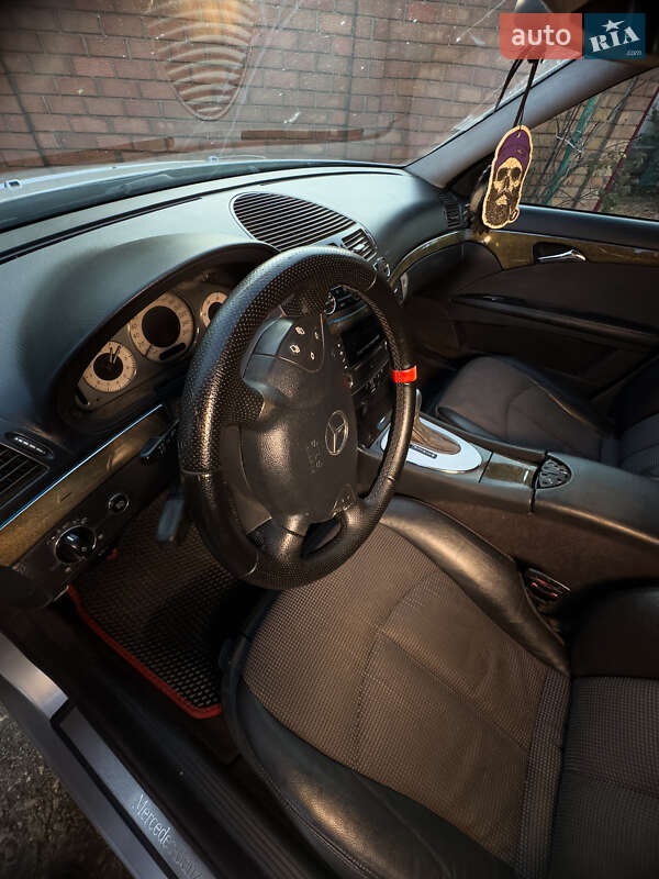 Седан Mercedes-Benz E-Class 2003 в Великодолинском фото 10 Седан Mercedes-Benz E-Class 2003 в Великодолинском