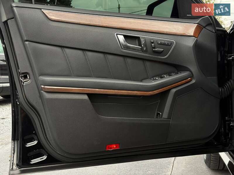 Седан Mercedes-Benz E-Class 2012 в Рівному