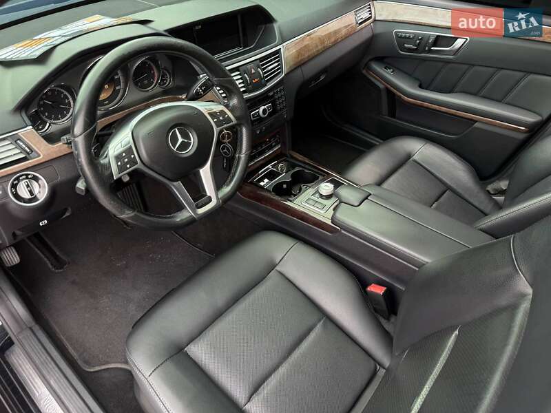 Седан Mercedes-Benz E-Class 2012 в Рівному