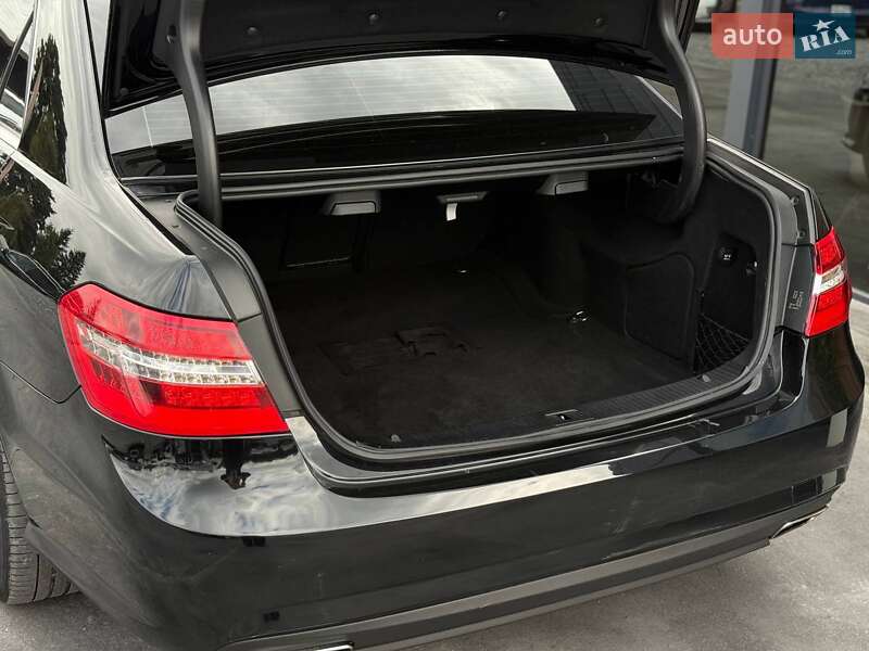 Седан Mercedes-Benz E-Class 2012 в Рівному