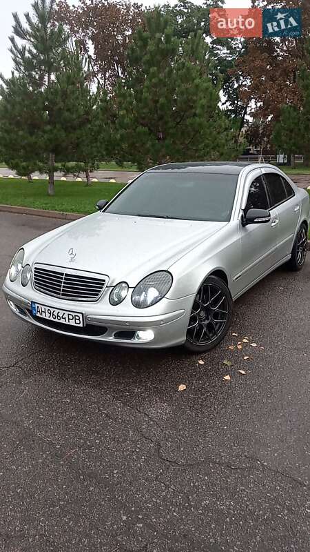 Mercedes-Benz E-Class 2002 Mercedes-Benz E-Class 2002