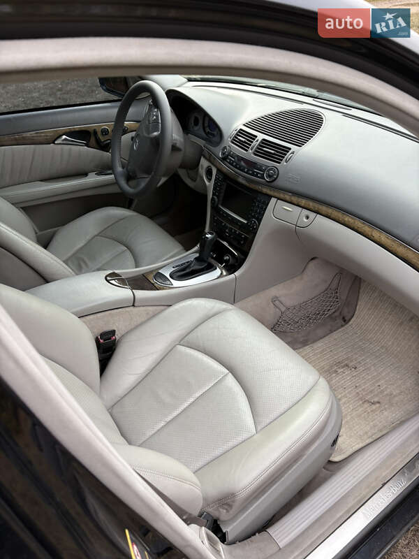 Седан Mercedes-Benz E-Class 2004 в Новых Санжарах