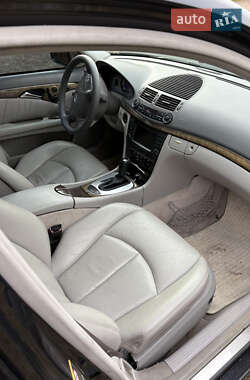 Седан Mercedes-Benz E-Class 2004 в 