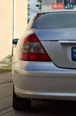 Седан Mercedes-Benz E-Class 2007 в 