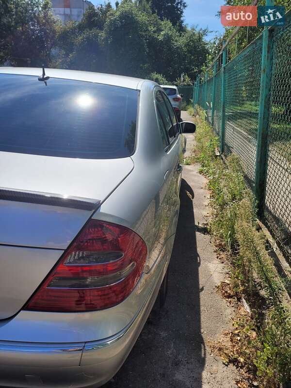 Седан Mercedes-Benz E-Class 2004 в Львове