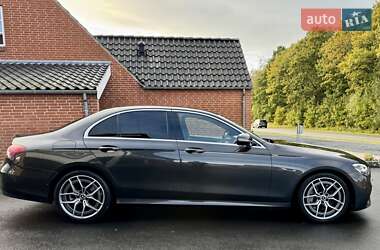 Седан Mercedes-Benz E-Class 2021 в 