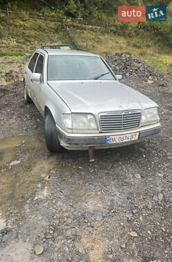 Седан Mercedes-Benz E-Class 1994 в Верховині