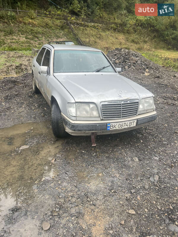 Mercedes-Benz E-Class 1994