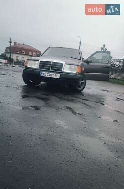 Седан Mercedes-Benz E-Class 1991 в Староконстантинове