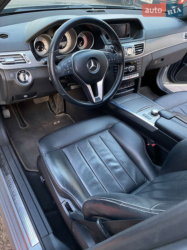 Седан Mercedes-Benz E-Class 2013 в Львове