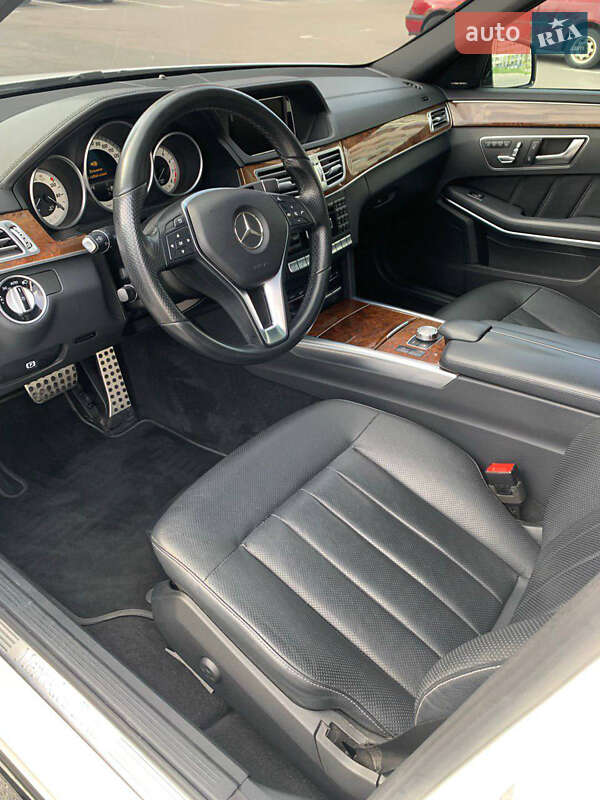 Седан Mercedes-Benz E-Class 2015 в Києві