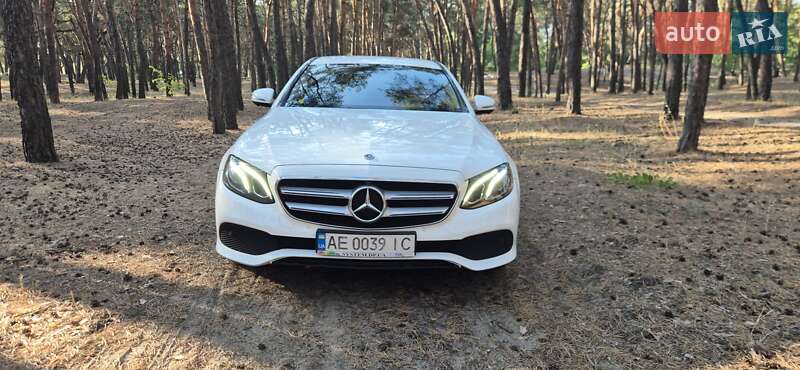 Седан Mercedes-Benz E-Class 2017 в Дніпрі