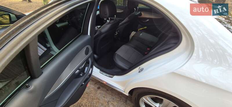 Седан Mercedes-Benz E-Class 2017 в Дніпрі