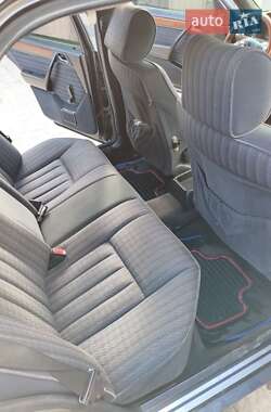 Седан Mercedes-Benz E-Class 1992 в 