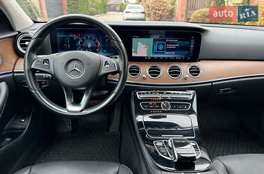 Седан Mercedes-Benz E-Class 2017 в 