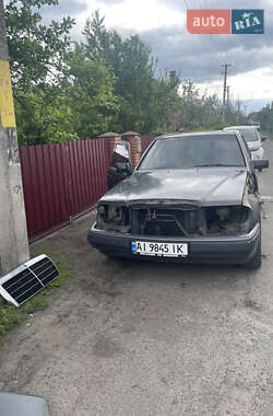 Седан Mercedes-Benz E-Class 1990 в Иванкове