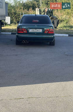 Седан Mercedes-Benz E-Class 1996 в 