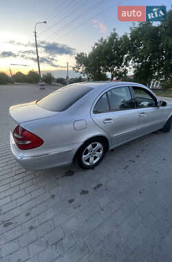 Седан Mercedes-Benz E-Class 2002 в 