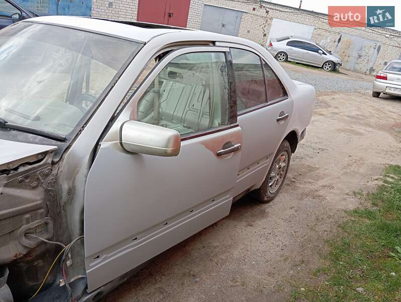 Седан Mercedes-Benz E-Class 1997 в Ременеві фото 38 Седан Mercedes-Benz E-Class 1997 в Ременеві