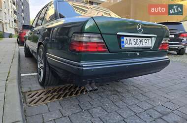 Седан Mercedes-Benz E-Class 1995 в 