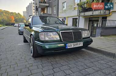 Седан Mercedes-Benz E-Class 1995 в Львові