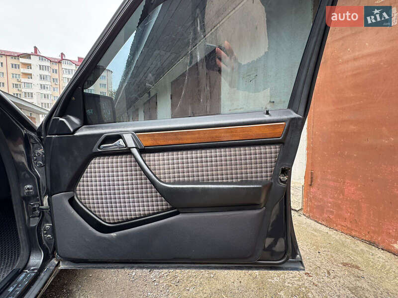 Седан Mercedes-Benz E-Class 1994 в Тернополе