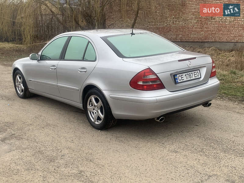 Седан Mercedes-Benz E-Class 2003 в Вижнице