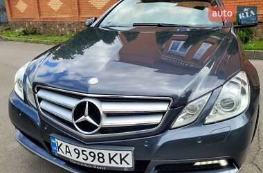 Купе Mercedes-Benz E-Class 2010 в 