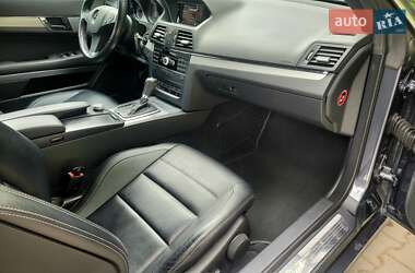 Купе Mercedes-Benz E-Class 2010 в 
