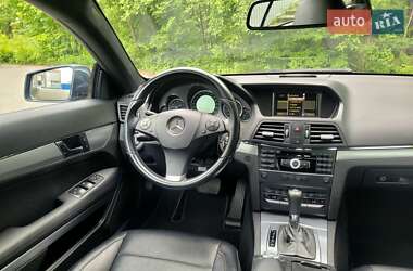 Купе Mercedes-Benz E-Class 2010 в 