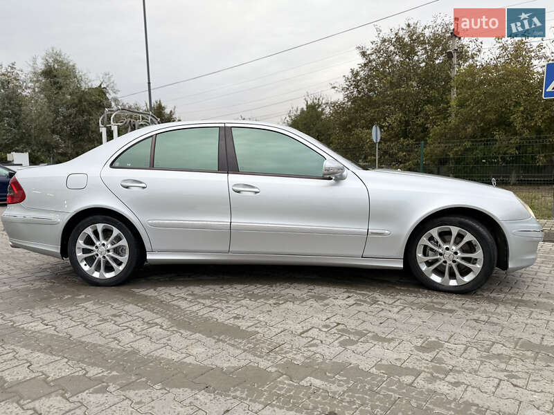 Седан Mercedes-Benz E-Class 2008 в Черновцах