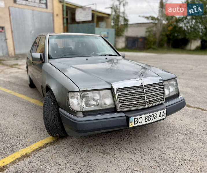 Mercedes-Benz E-Class 1992