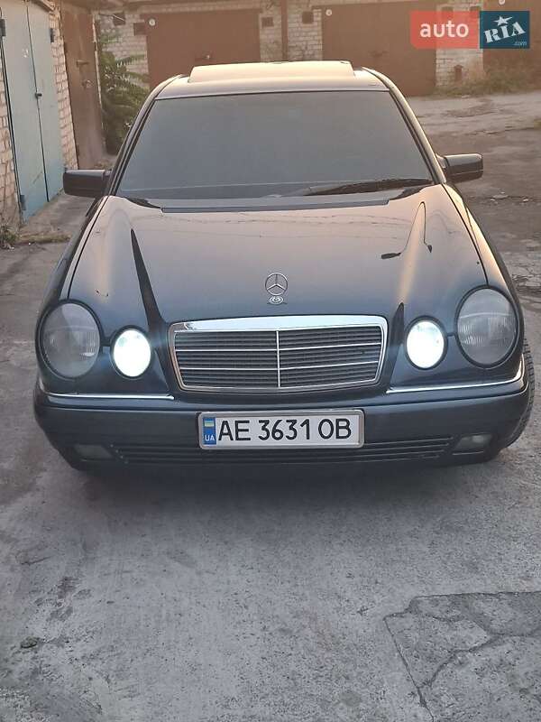 Седан Mercedes-Benz E-Class 1996 в Кривом Роге