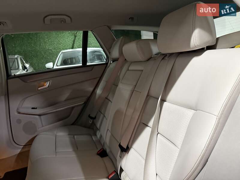 Універсал Mercedes-Benz E-Class 2014 в Києві