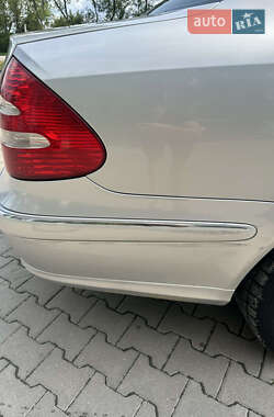 Седан Mercedes-Benz E-Class 2004 в 
