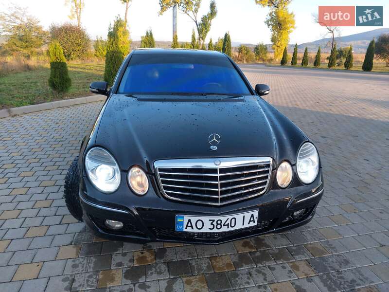 Седан Mercedes-Benz E-Class 2008 в Іршаві