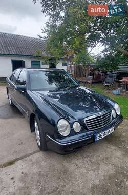 Седан Mercedes-Benz E-Class 2002 в Києві