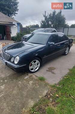 Седан Mercedes-Benz E-Class 2002 в  фото 12 Седан Mercedes-Benz E-Class 2002 в