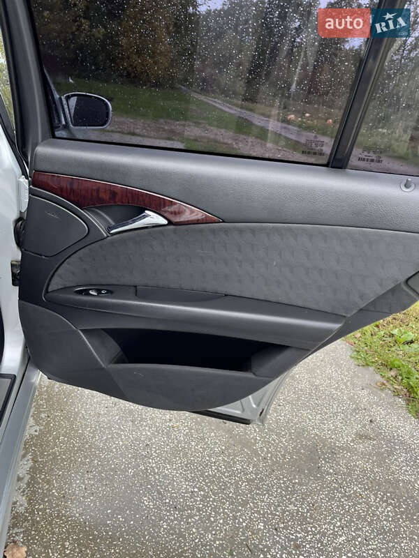 Седан Mercedes-Benz E-Class 2005 в Чернівцях